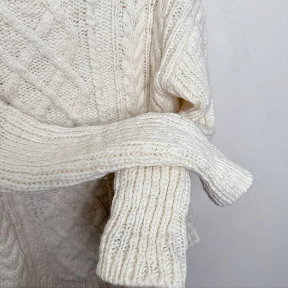 Banana Republic Womens Small Boat Neck Oversized Cable Ivory Wool Sweater - Picture 10 of 15